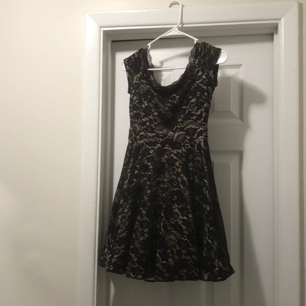 B Darlin’ Juniors 5/6 black lace prom formal dress